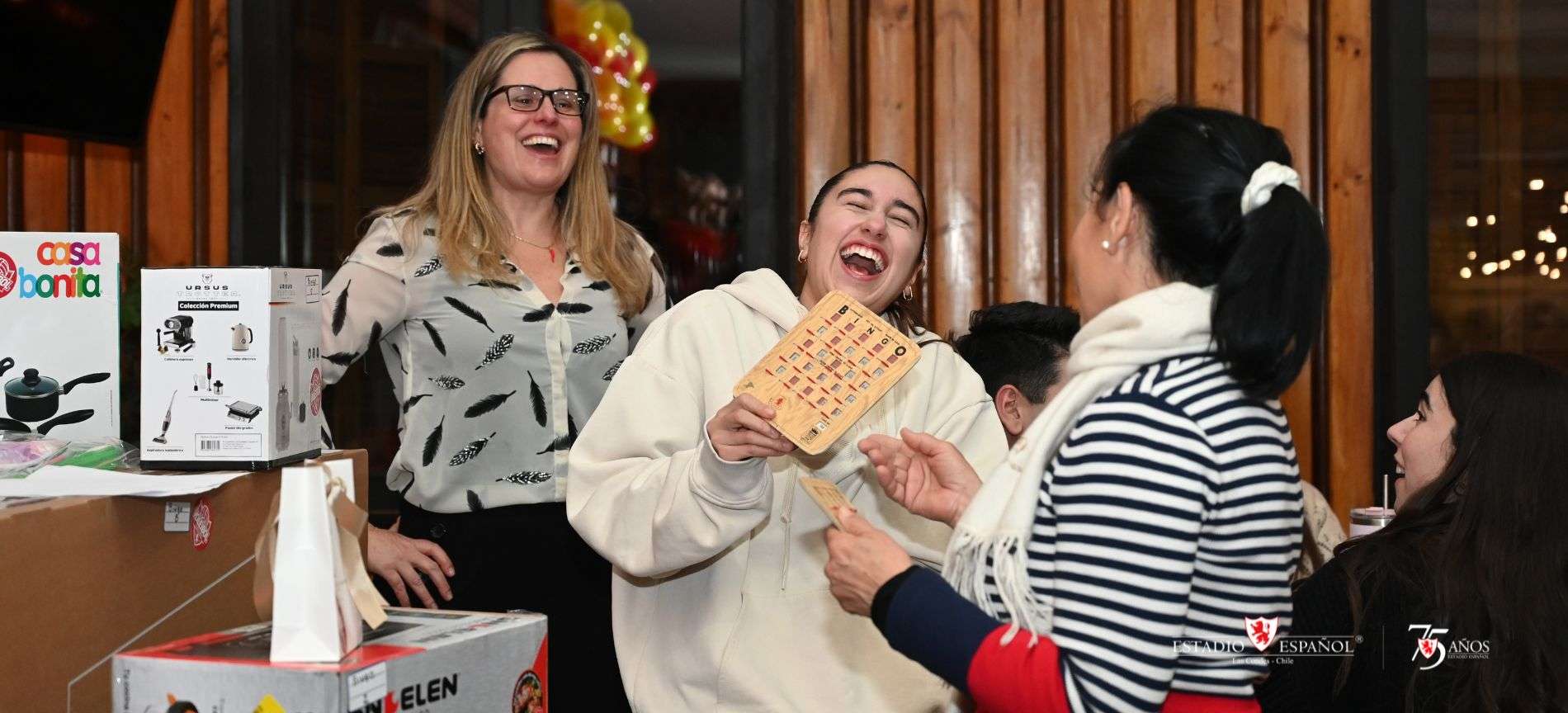 El bingo de la Rama de Voleibol nos brindó una jornada de alegría familiar donde la emoción, los premios y el entusiasmo de los asistentes crearon un ambiente inolvidable.