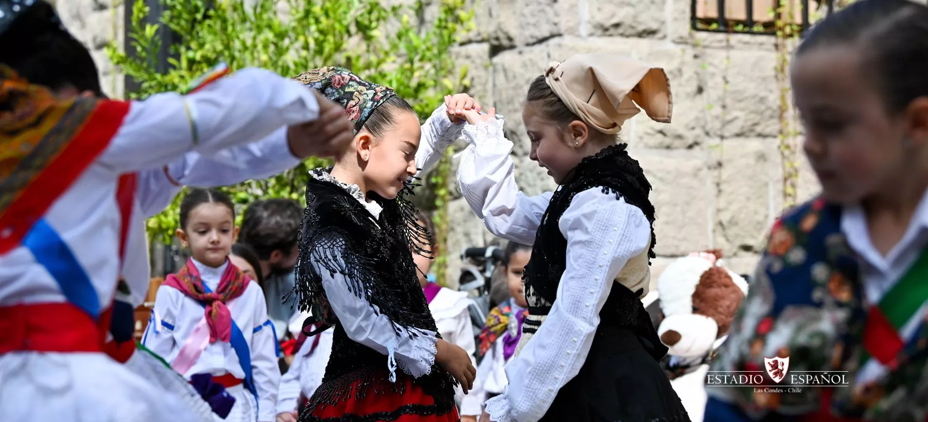 La Fiesta de Pequeñas Colectividades convocó a socios y familias en una jornada centrada en la cultura, donde niños y niñas destacaron con presentaciones y tradiciones hispanas.