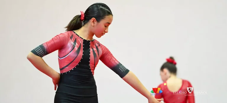La competencia congregó a representantes de 17 clubes en Estadio Español, con destacadas rutinas que reflejaron talento, precisión y dedicación deportiva.