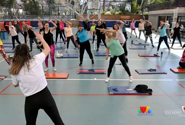 Una intensa jornada deportiva reunió a numerosos participantes en el Polideportivo, con una clase especial marcada por la energía y la actividad física.