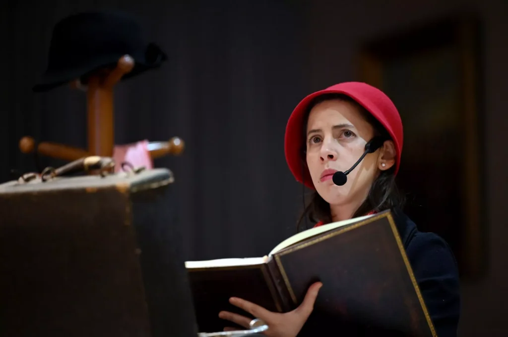 La charla “Alma errante y anhelo de libertad” ofreció un acercamiento a una destacada figura literaria, en una jornada marcada por la poesía y la reflexión.
