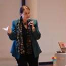 La charla “Alma errante y anhelo de libertad” ofreció un acercamiento a una destacada figura literaria, en una jornada marcada por la poesía y la reflexión.