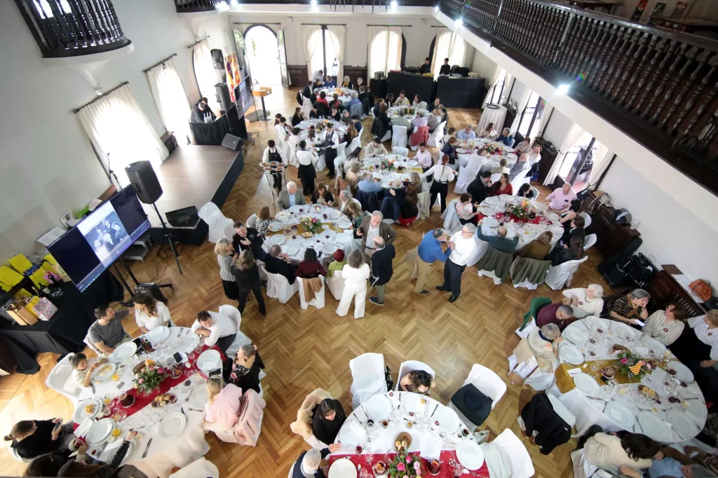 Música, danza y un almuerzo familiar dieron vida a una jornada de encuentro, donde la comunidad compartió sus tradiciones y expresiones culturales.