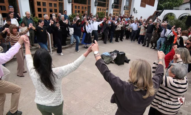 Música, danza y un almuerzo familiar dieron vida a una jornada de encuentro, donde la comunidad compartió sus tradiciones y expresiones culturales.