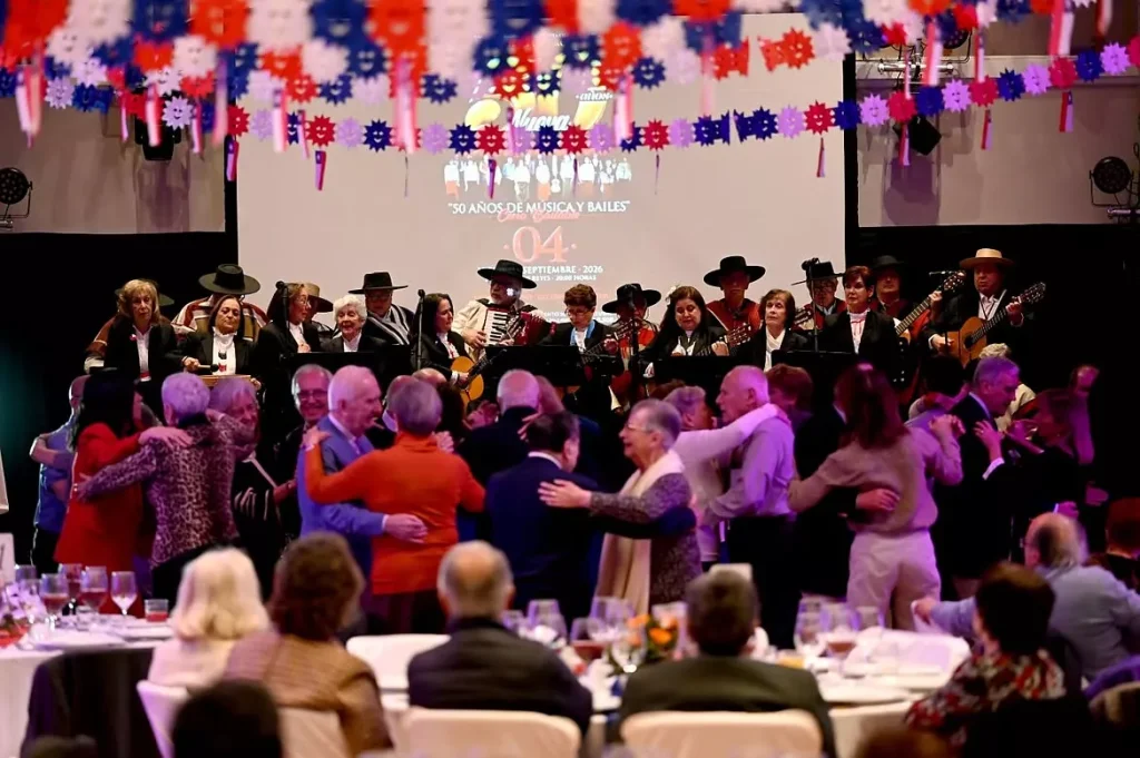 La celebración de Fiestas Patrias llenó nuestro Estadio de música, gastronomía y tradiciones, con una fonda que convocó a socios y familias en torno a la cultura nacional.