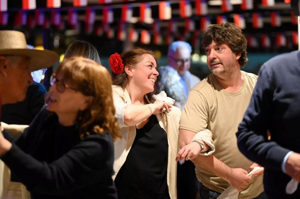 La celebración de Fiestas Patrias llenó nuestro Estadio de música, gastronomía y tradiciones, con una fonda que convocó a socios y familias en torno a la cultura nacional.