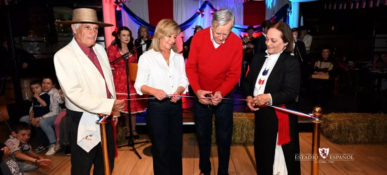 La celebración de Fiestas Patrias llenó nuestro Estadio de música, gastronomía y tradiciones, con una fonda que convocó a socios y familias en torno a la cultura nacional.